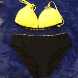 Nice Lycra swim set ..in mint condition!!!